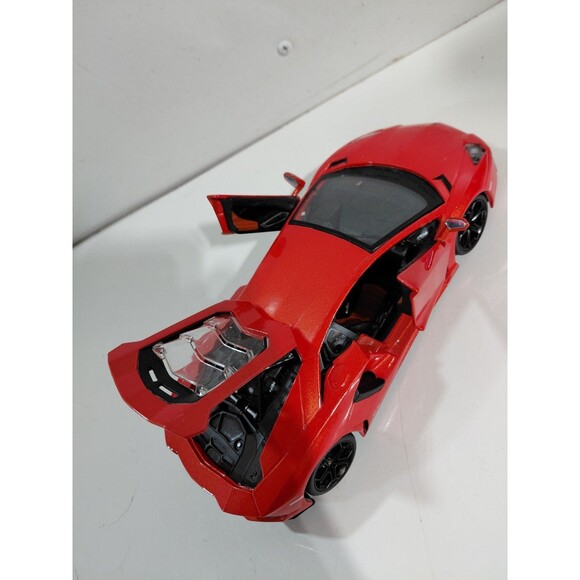 Maisto Die Cast 1/24 Scale Lamborghini Aventador LP700-4 Supercar - Picture 10 of 12